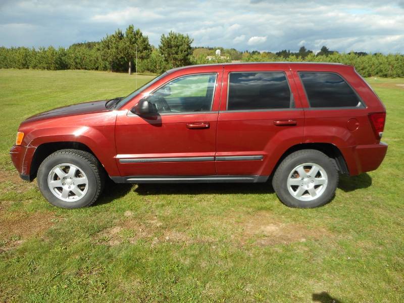 lot 1 image: 2008 Jeep Grand Cherokee Laredo 4x4
