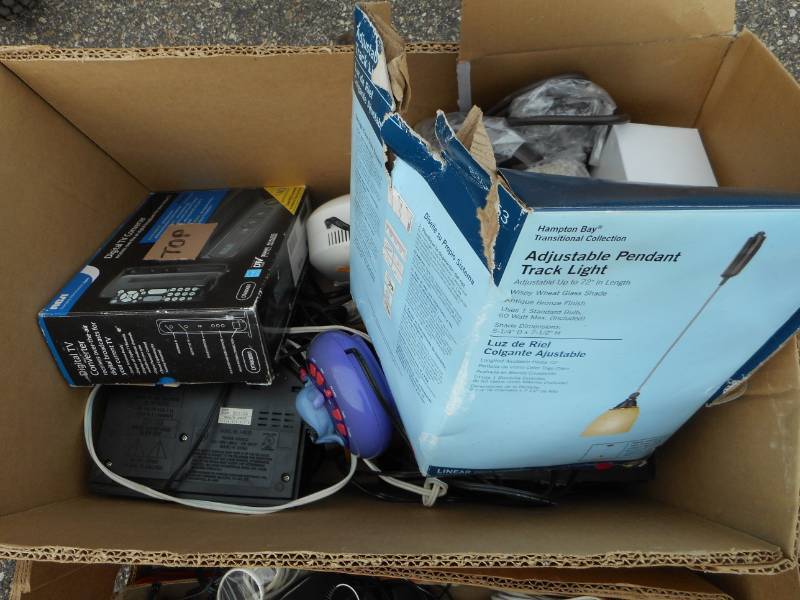 lot 9 image: Misc. Electronics Lot (pink #9)
