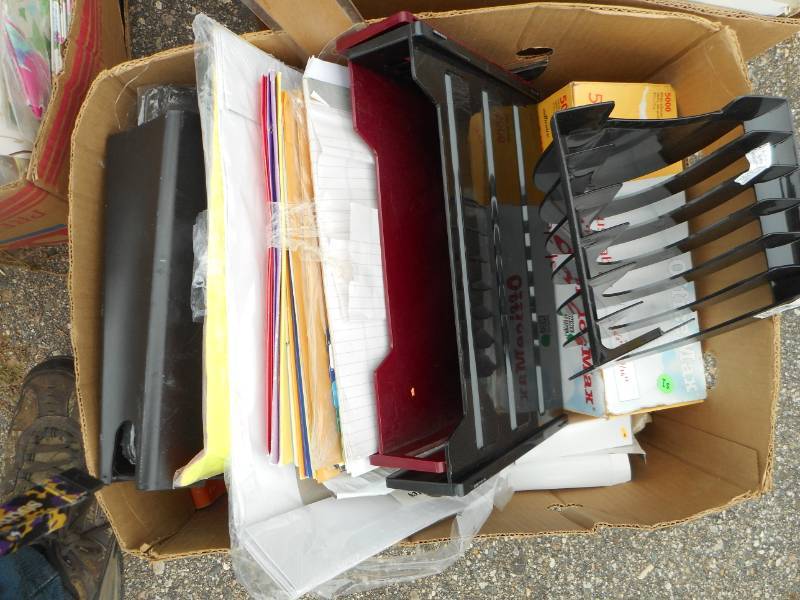 lot 17 image: Miscellaneous Office Supply Lot