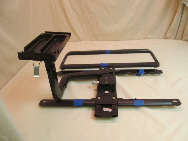 lot 41 image: Sansui wall mount for TV