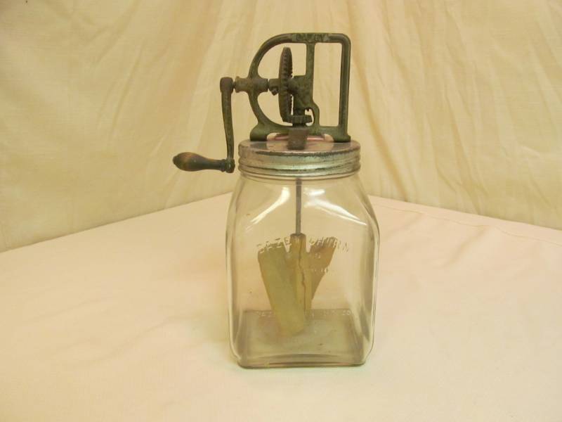 lot 62 image: Vintage Dazey butter churn
