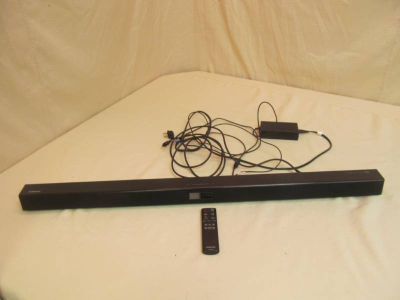 lot 70 image: Samsung sound bar