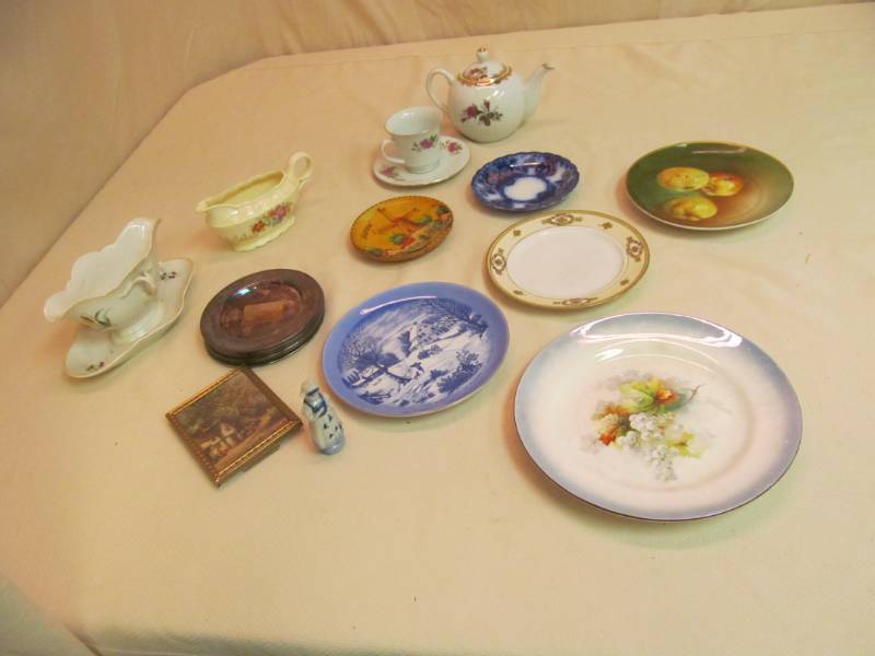 lot 76 image: dishes