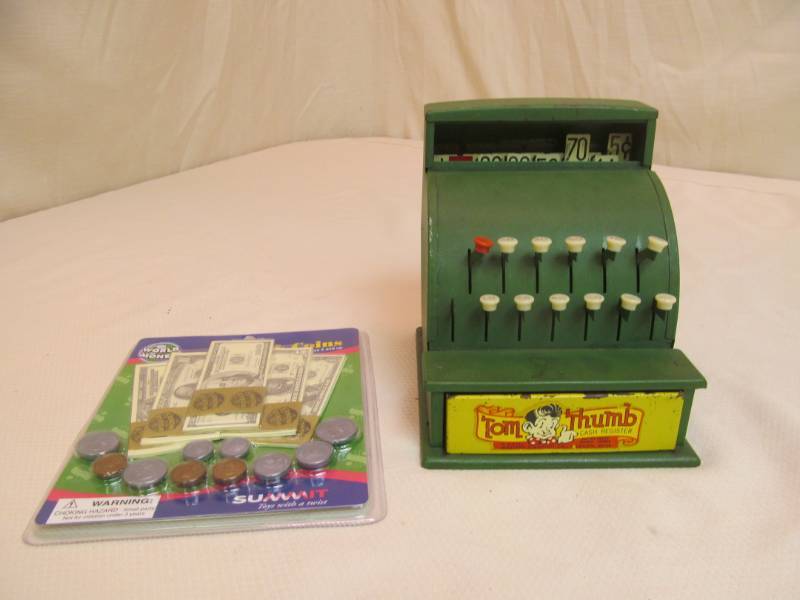 lot 83 image: Vintage Tom Thumb cash Register