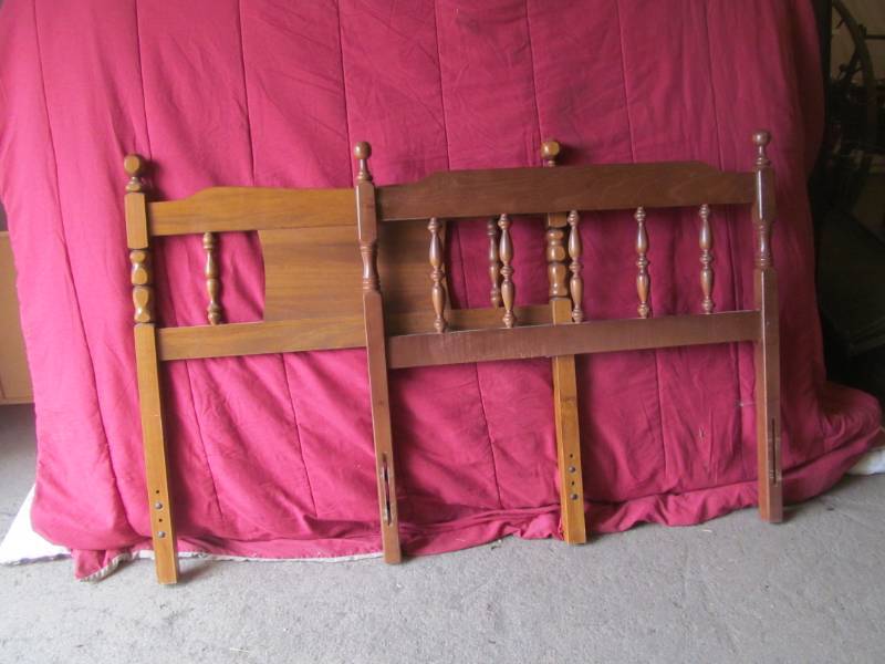 lot 112 image: twin bed frames