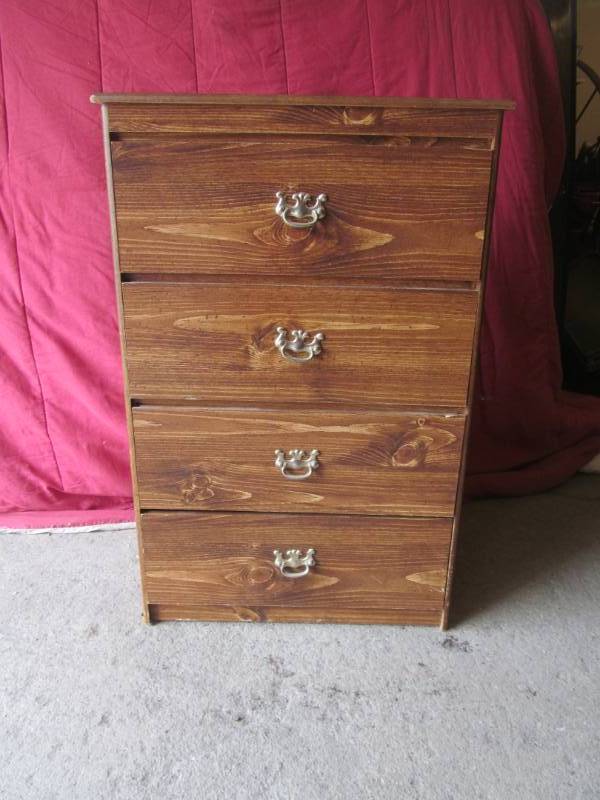 lot 117 image: dresser
