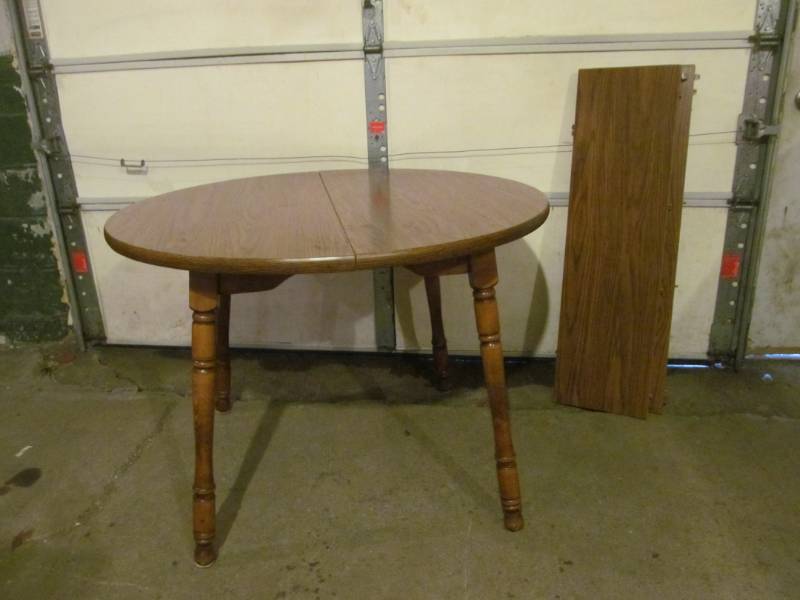 lot 155 image: table