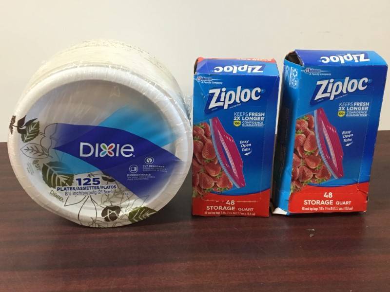 lot 36 image: Dixie Plate and Ziploc