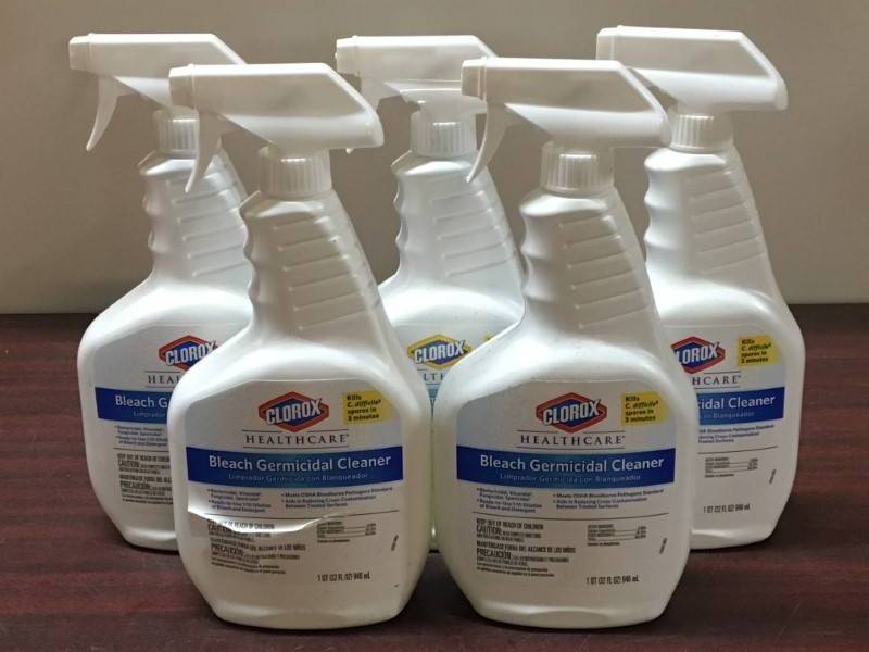 lot 90 image: Clorox Germicidal Cleaner