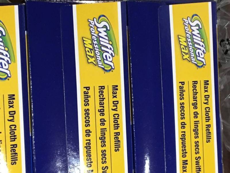 lot 137 image: Swiffer Dry Cloth Refills