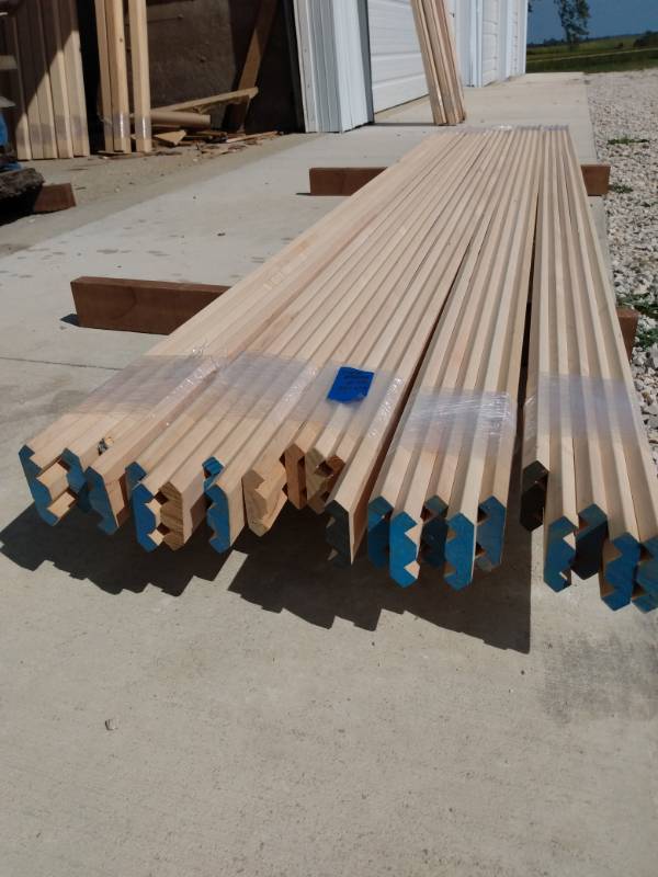 Lot of (25) Maple Notched Shaker Molding