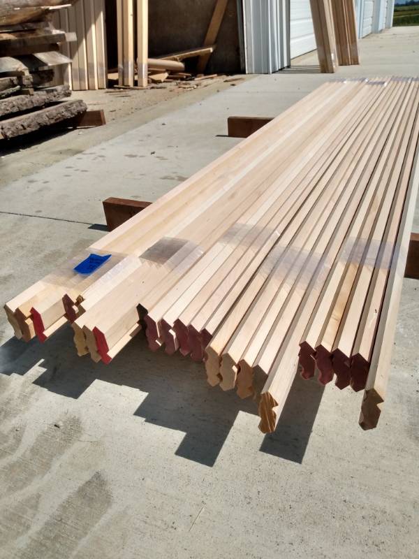 Lot of (25) Maple Small Crown Molding