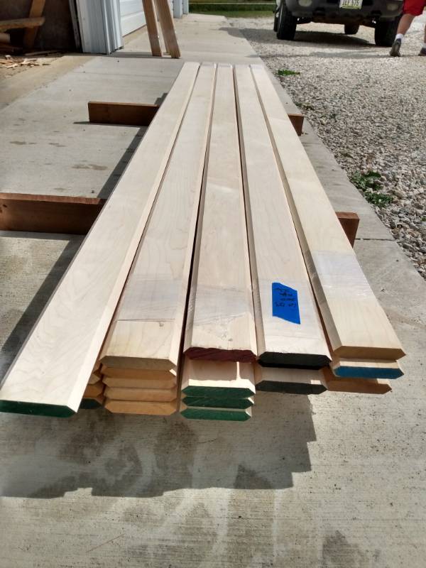 Lot of (25) Maple Shaker Molding