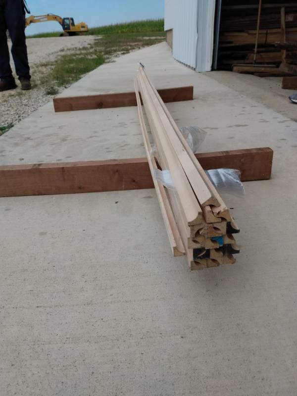 Lot of (25) Maple Inside Corner