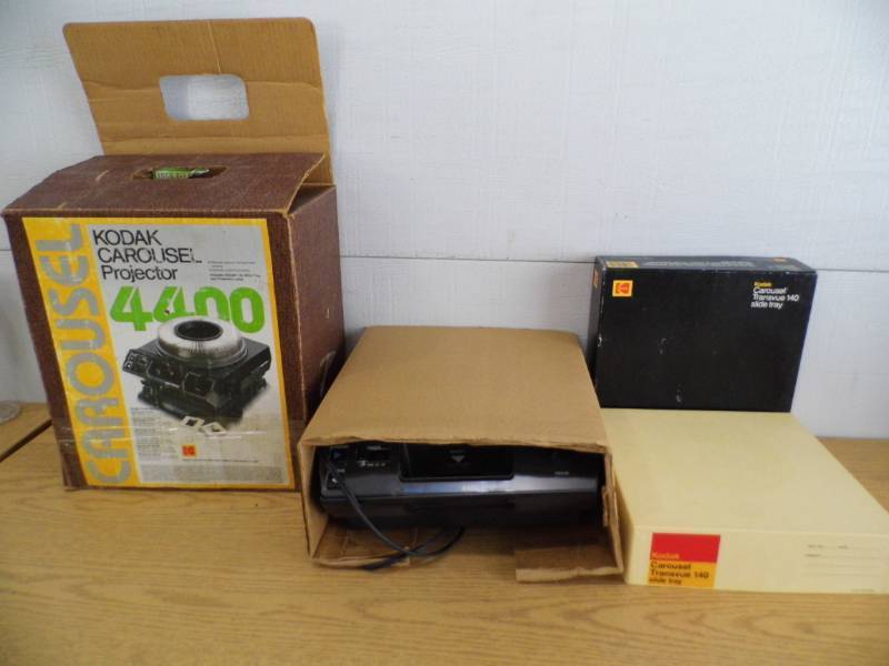 Kodak 4400 Slide Projector - Carousels