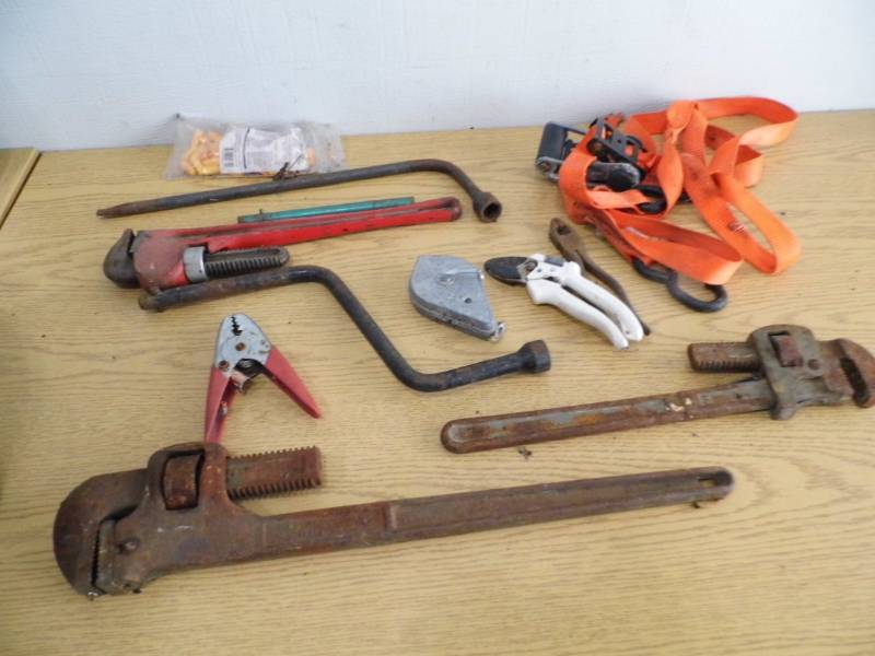Pipe Wrenches - Tools