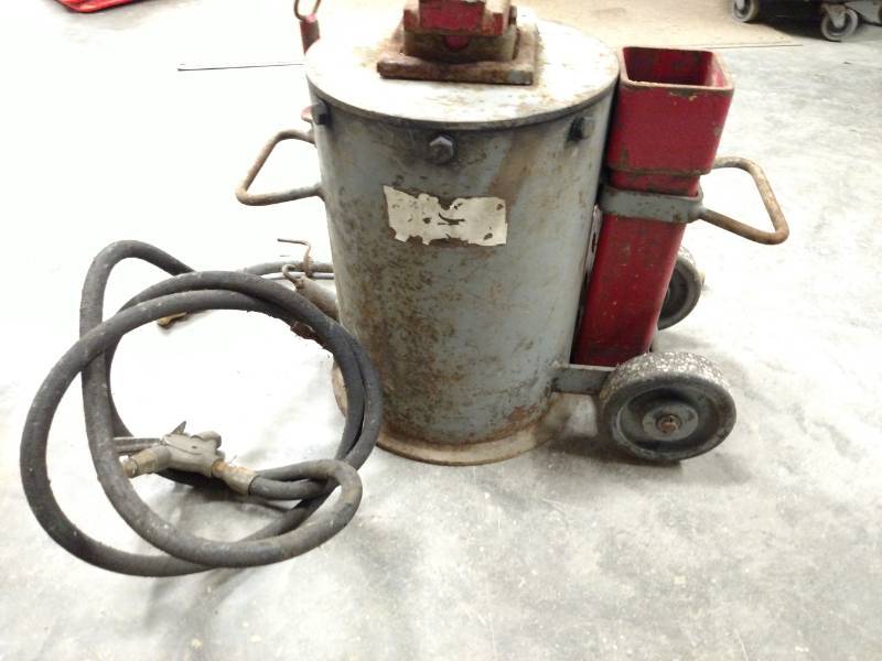 Napa Air Jack, Can is 10 dia. X 14...