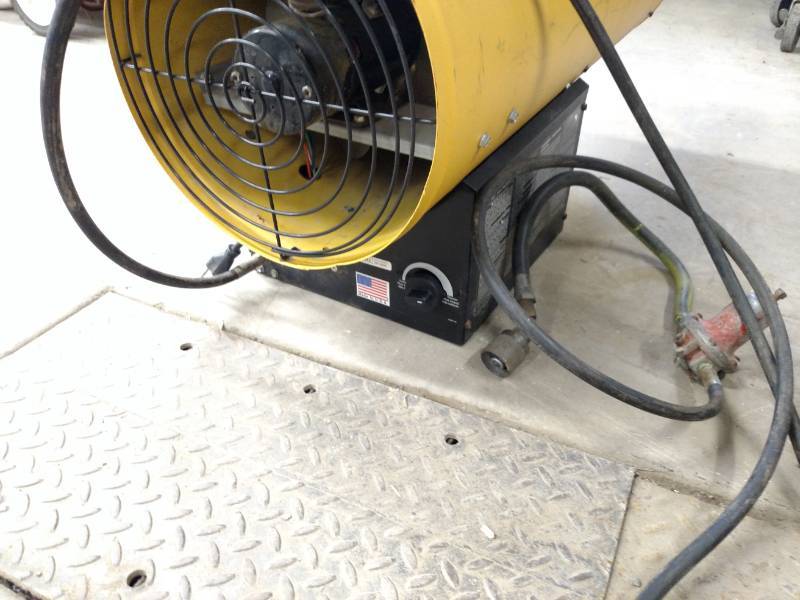 Master 375,000 BTU Forced Air Propa...