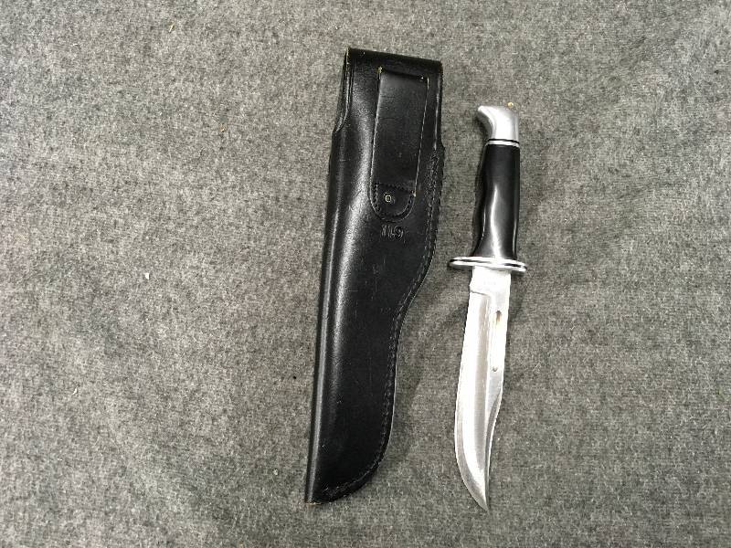 lot 139 image: Buck Knife