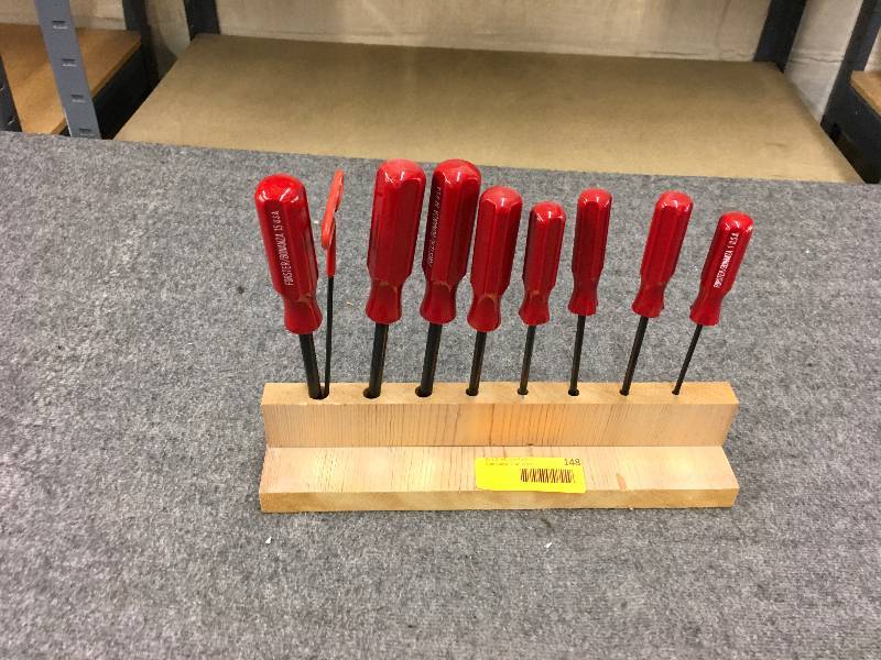 lot 148 image: Screwdriver Set