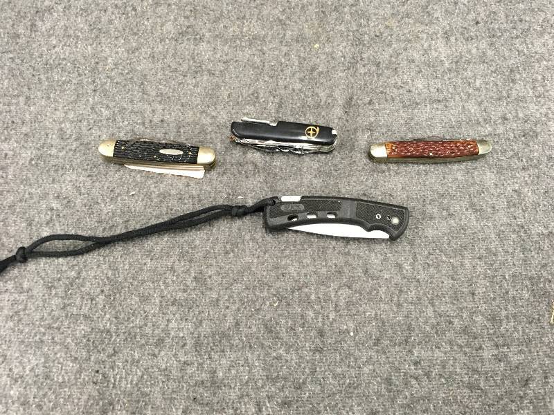 lot 160 image: Four Pocket Knives