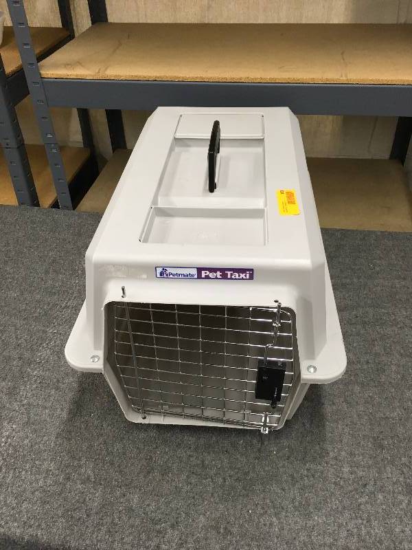 lot 163 image: Pet Kennel