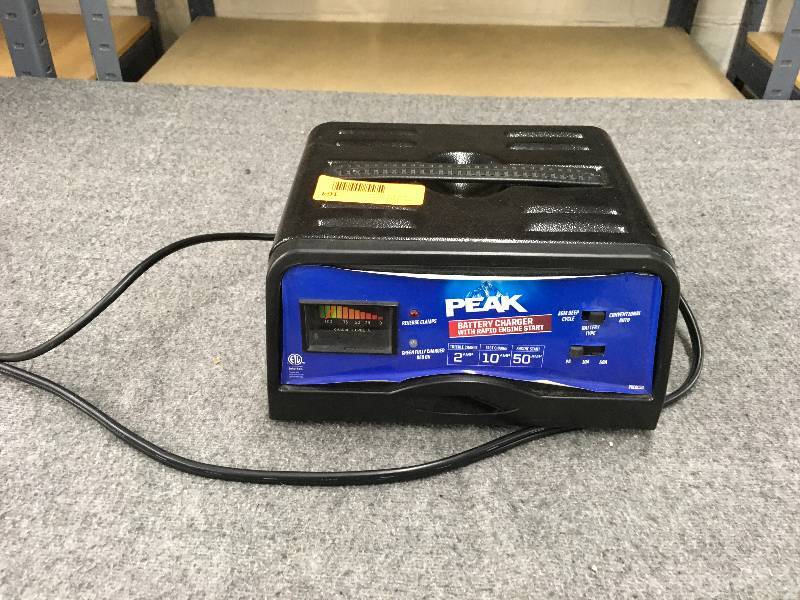 lot 164 image: Peak Battery Charger