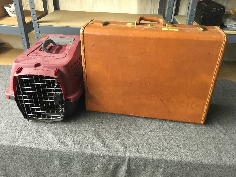 lot 236 image: Vintage Suitcase & Pet Kennel