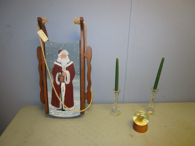 lot 316 image: CHRISTMAS HOME DECOR