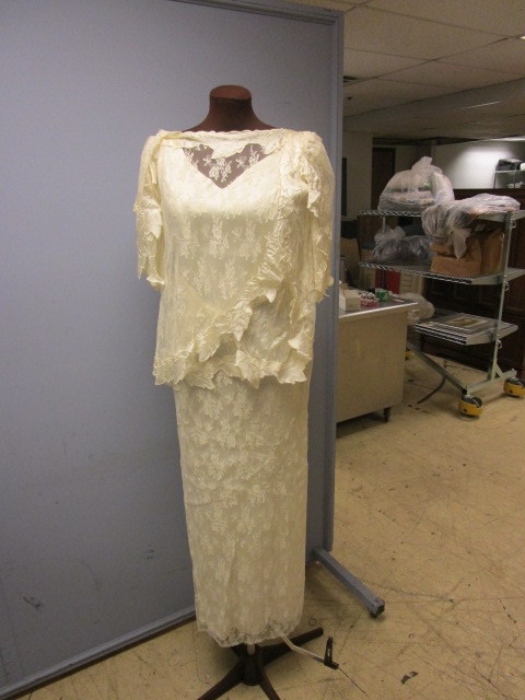 lot 318 image: CUSTOM MADE GOWN WITH VEIL