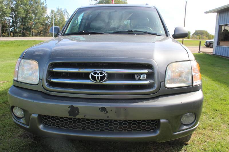 lot 4223 image: 2003 Toyota Sequoia Limited 4x4