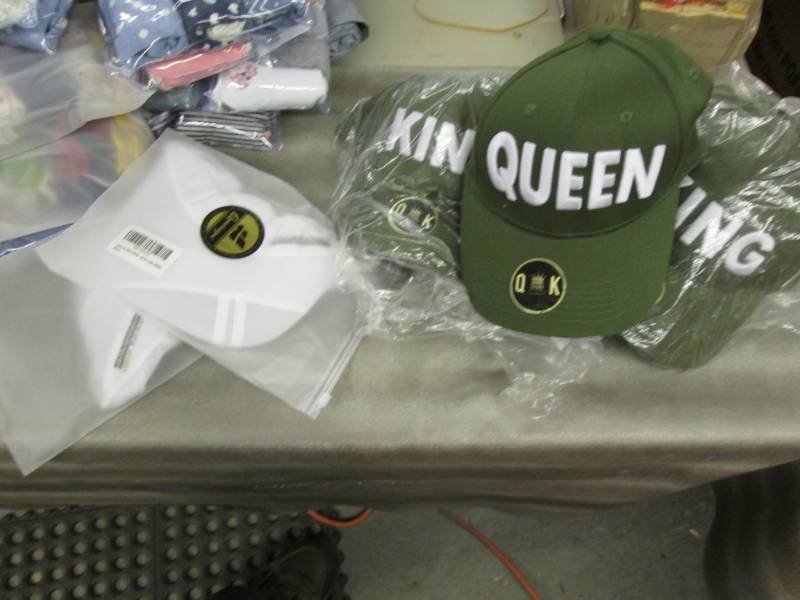 lot 98 image: 2 White Mesh Caps, 2 Sets KingQuee...