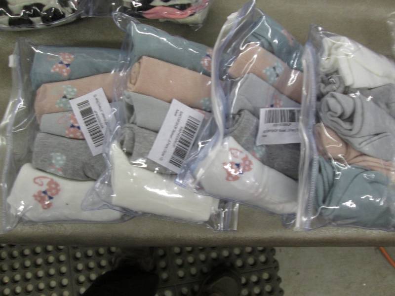 lot 101 image: 4- 5pks Ladies No-show Socks...