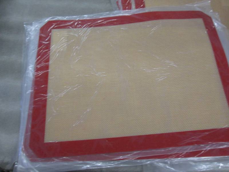 lot 118 image: 5 Silicone Baking Sheets...