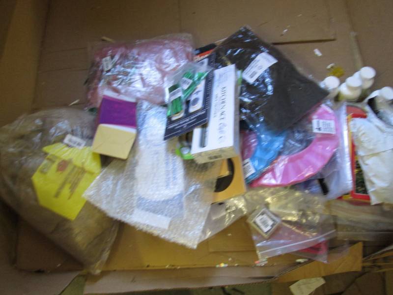 lot 123 image: Lot of Assorted Return Items from T...