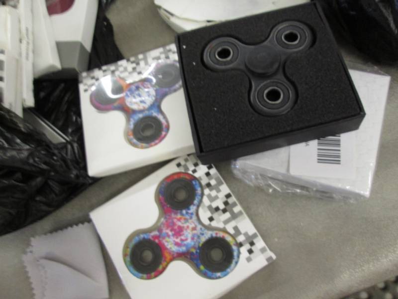 lot 127 image: 24 Assorted Fidget Spinners...