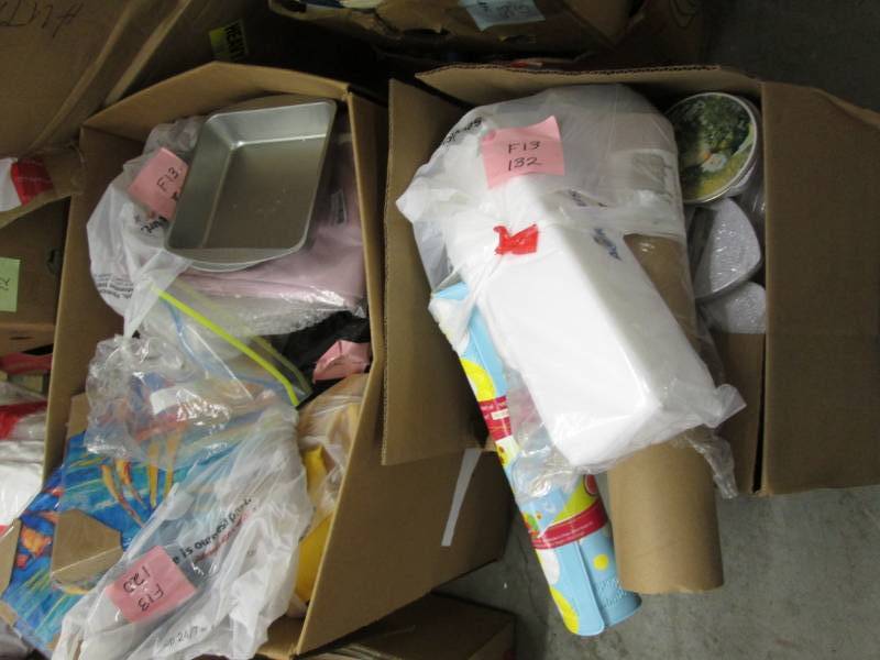 lot 132 image: 2 Boxes of UnsoldUnclaimed Amazon...