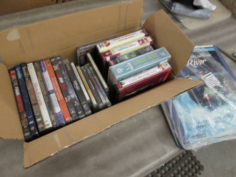 lot 136 image: Media Lot- DVDs, Cds, Audio Book e...