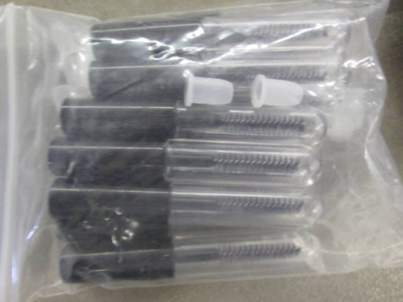 lot 137 image: 9 - 12pk Reusable Brushes...