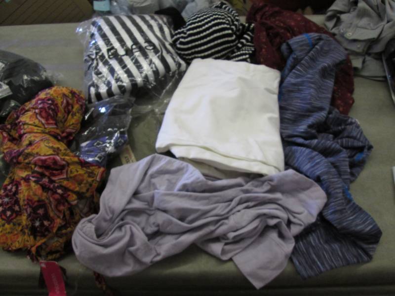 lot 149 image: 10 New  Assorted Ladies Clothing It...