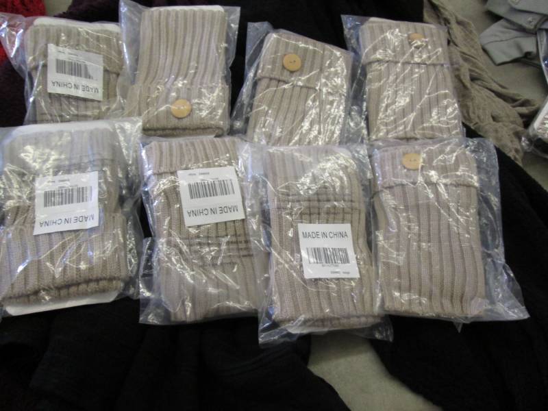 lot 152 image: 8 Pr Boot Socks...