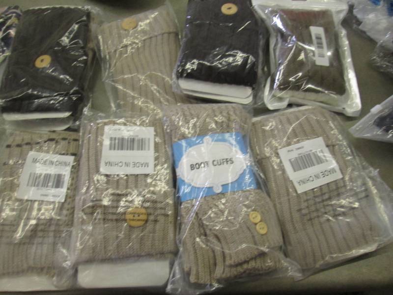 lot 170 image: 10 Pr Boot Socks...