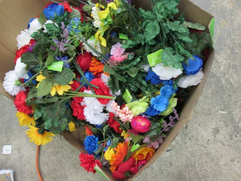 lot 215 image: Large Box of Artificial Flowers...