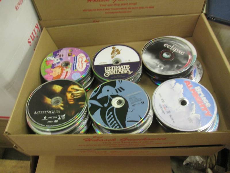 lot 224 image: Approx. 200 CDsDVDs without cases...
