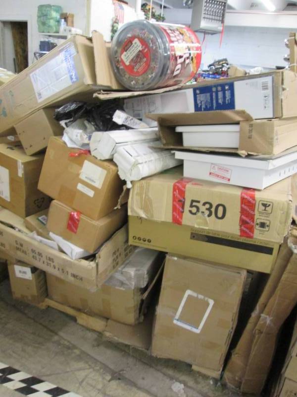 lot 225 image: Pallet of UnsoldUnclaimed Items...