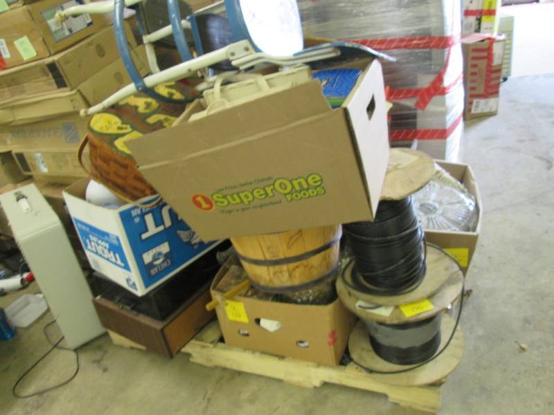 lot 226 image: Pallet of UnsoldUnclaimed Items...