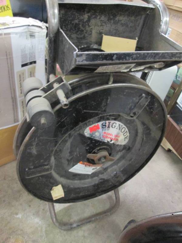 lot 229 image: Signode Pallet Bander...