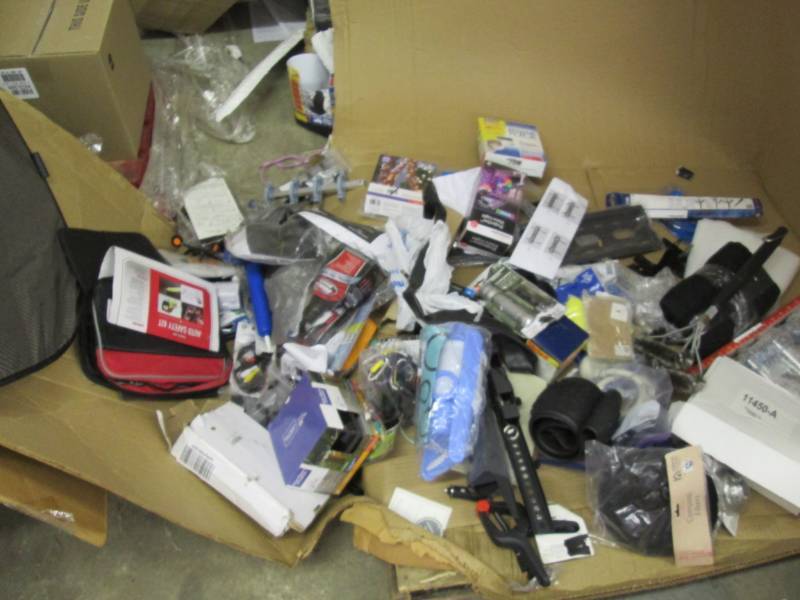 lot 276 image: Huge Lot of New Misc. Items - see i...