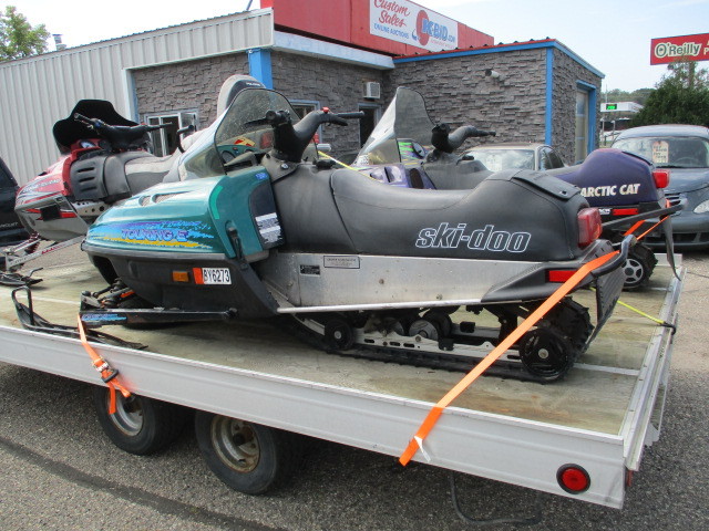 lot 6 image: 1997 Ski Doo Touring E