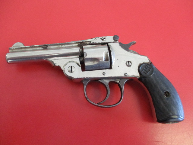 lot 7 image: Pistol
